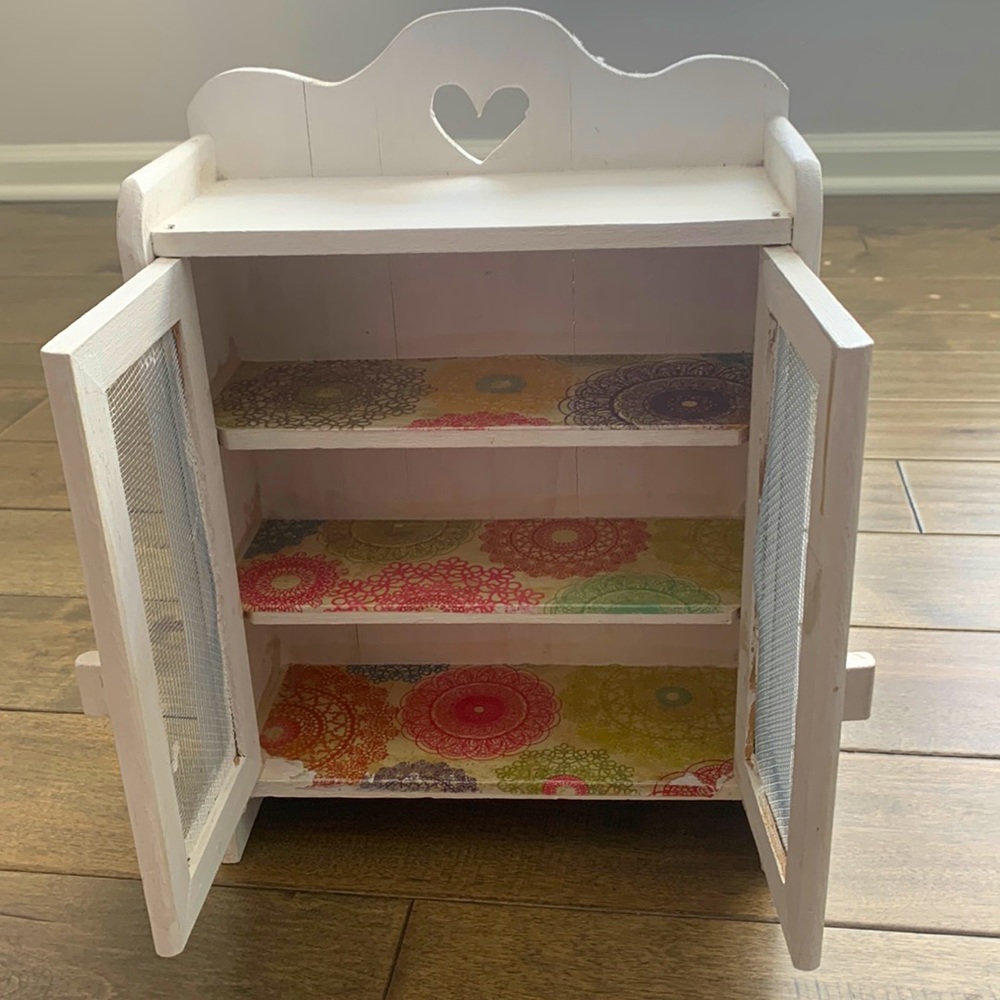 Tabletop Chest for jewelery or knickknacks